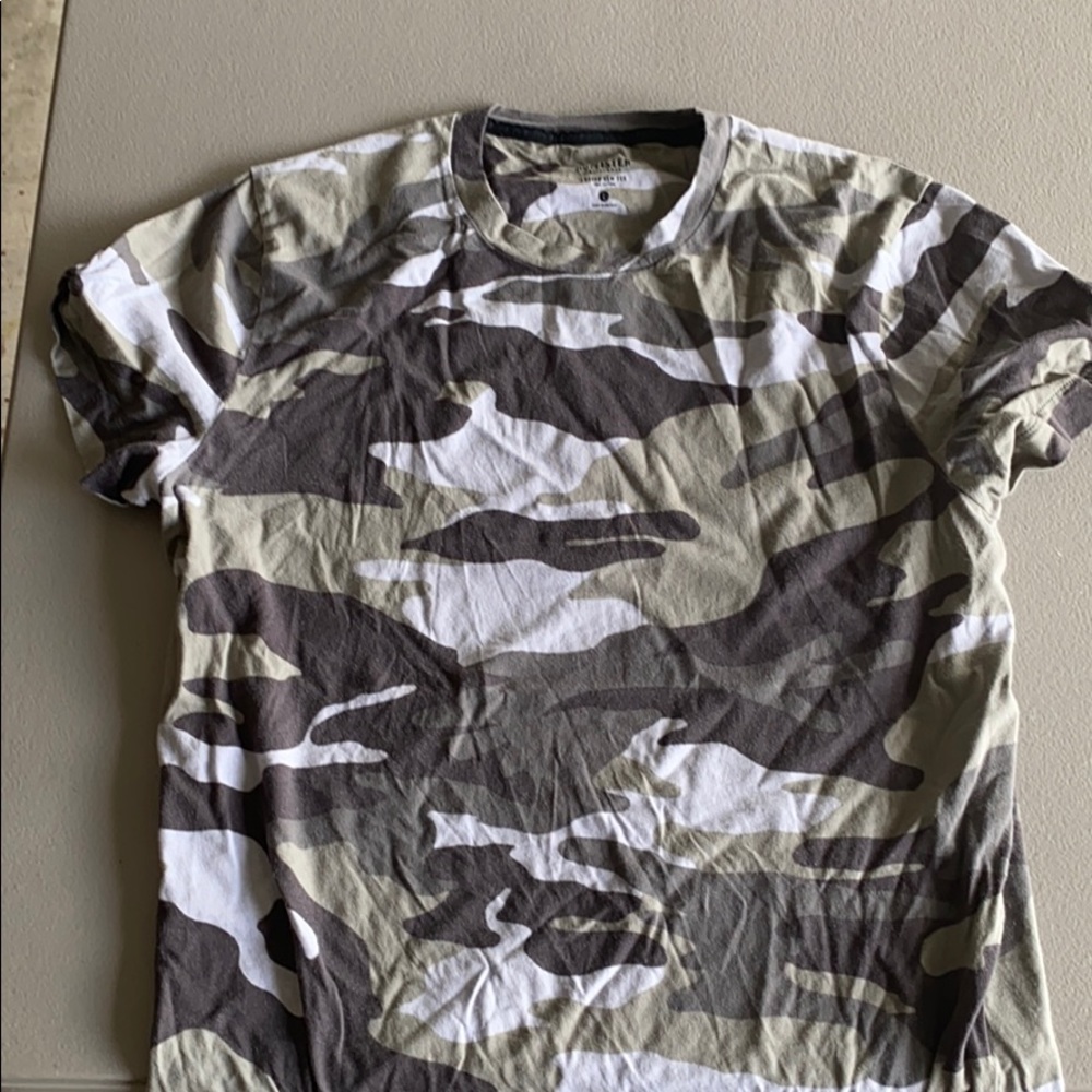 Hollister gray camouflage T-shirt